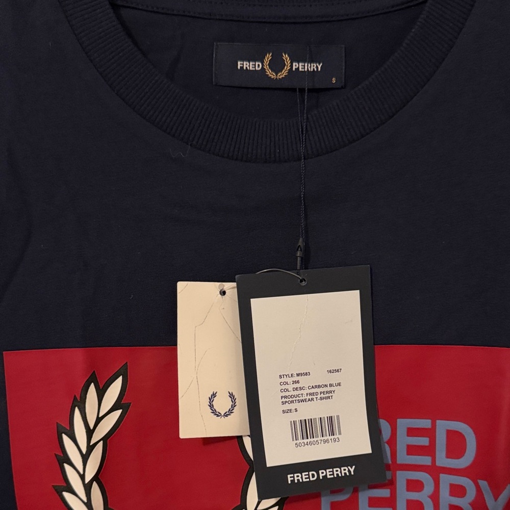 NWT Fred Perry Sportswear T-Shirt - Picture 6 of 6